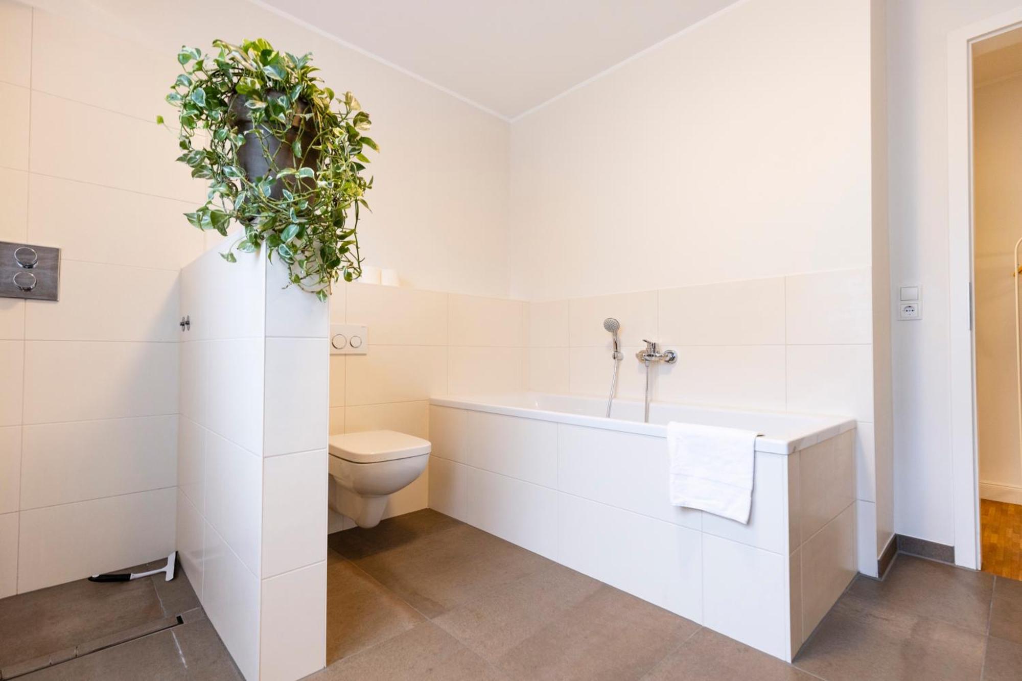 Smartfewo - Home - Zentral - Terrasse - Parkplatz Oldenburg Buitenkant foto