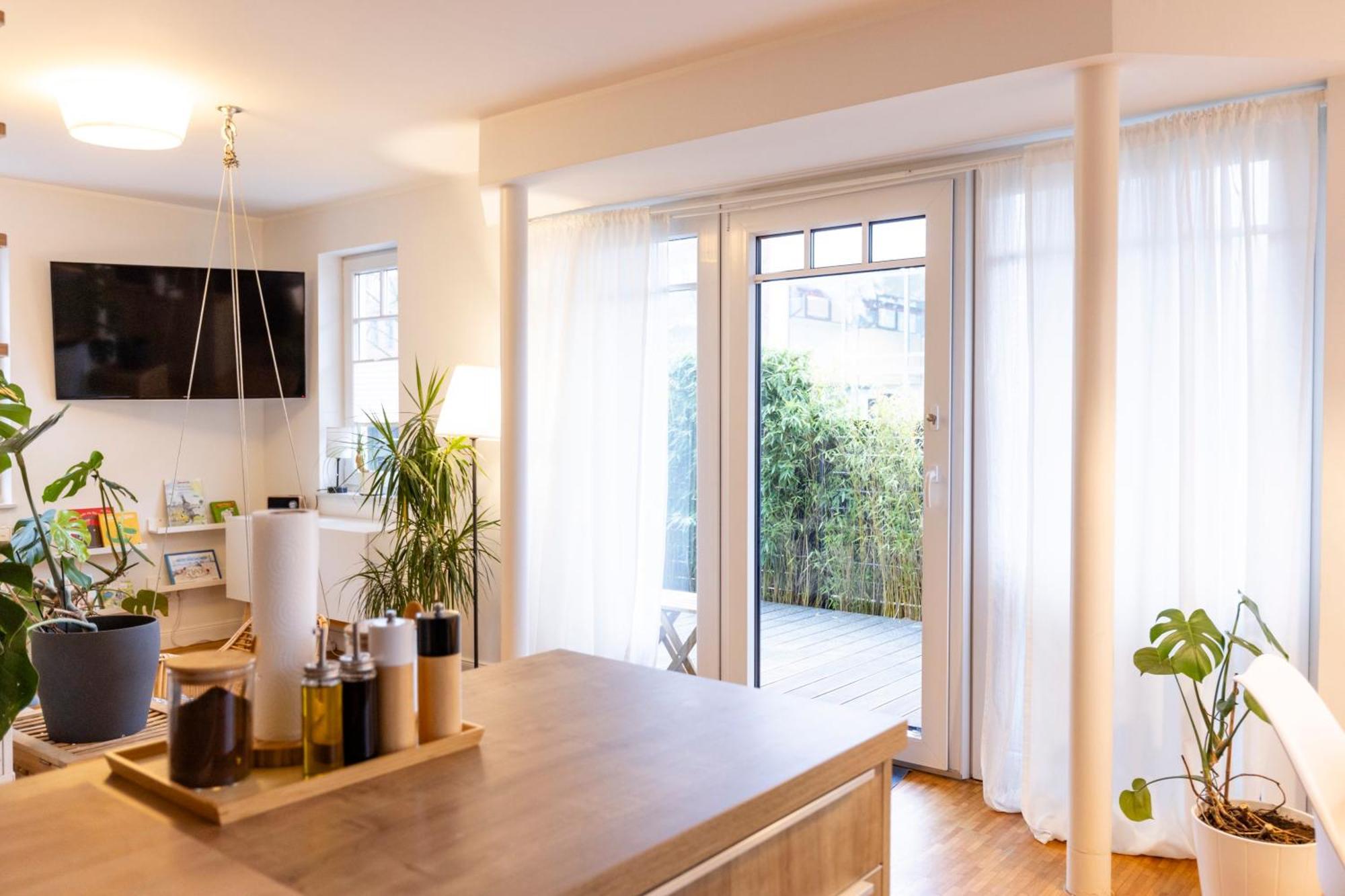 Smartfewo - Home - Zentral - Terrasse - Parkplatz Oldenburg Buitenkant foto