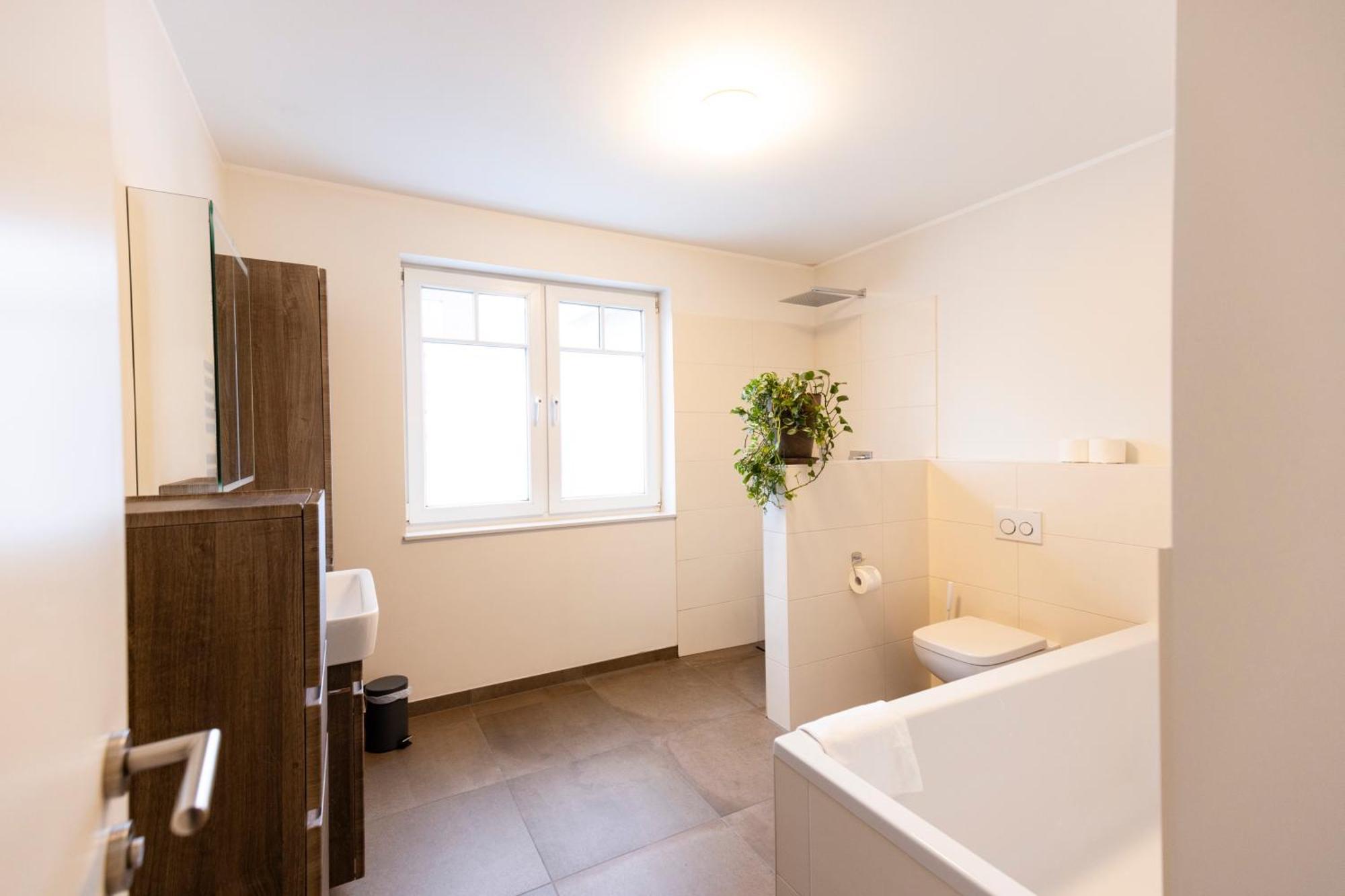 Smartfewo - Home - Zentral - Terrasse - Parkplatz Oldenburg Buitenkant foto